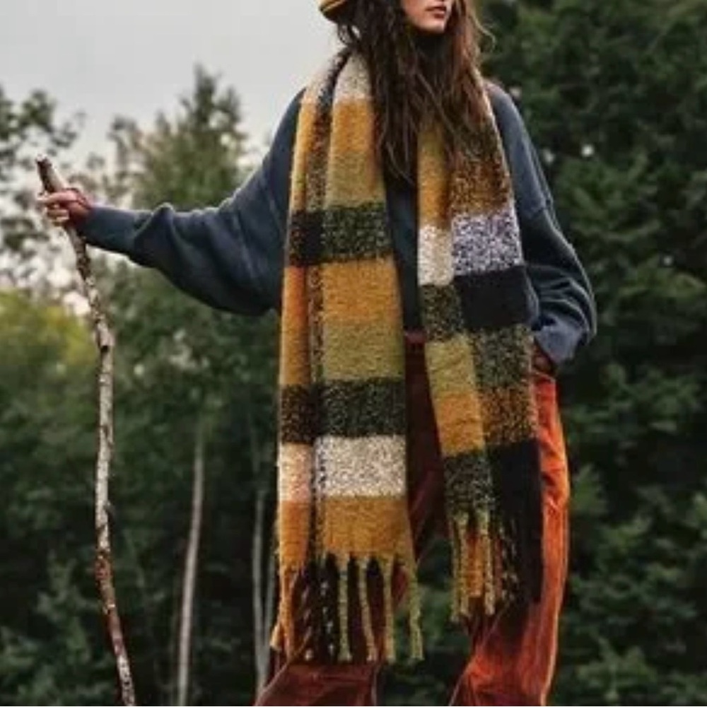 New Free People Piper Plaid Fringe Scarf ! 💚